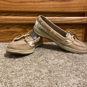 Sperry top-siders. Size 7. Light use.